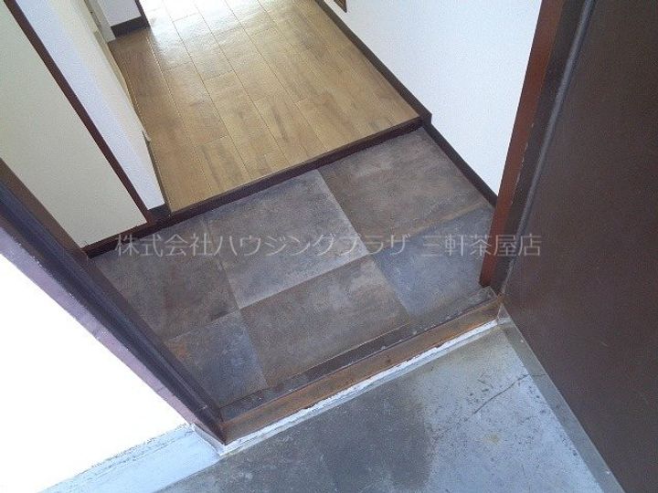 東京都杉並区高円寺北2(マンション)の賃貸物件の玄関