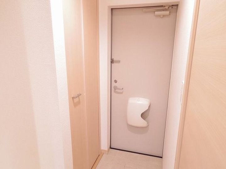 クレセント ルーンの玄関