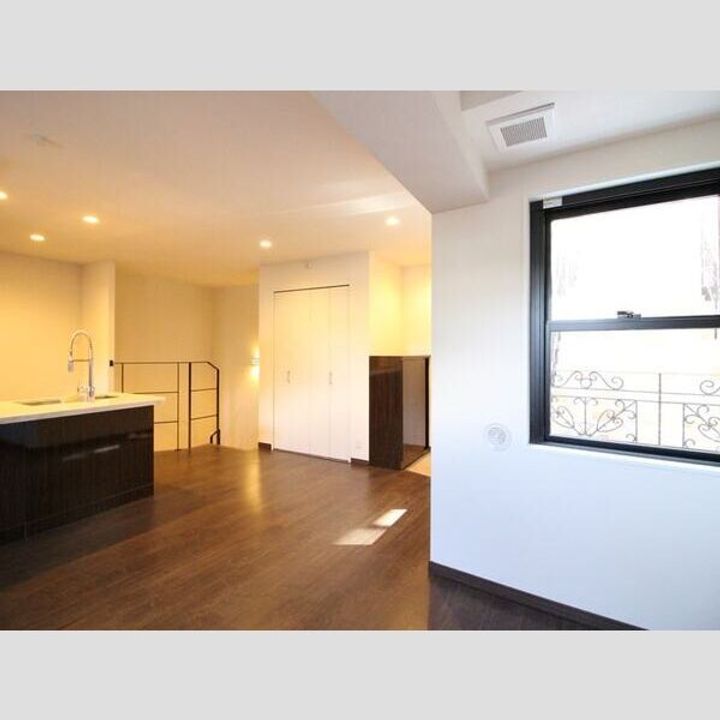 M.A HILLS AKASAKAの居間