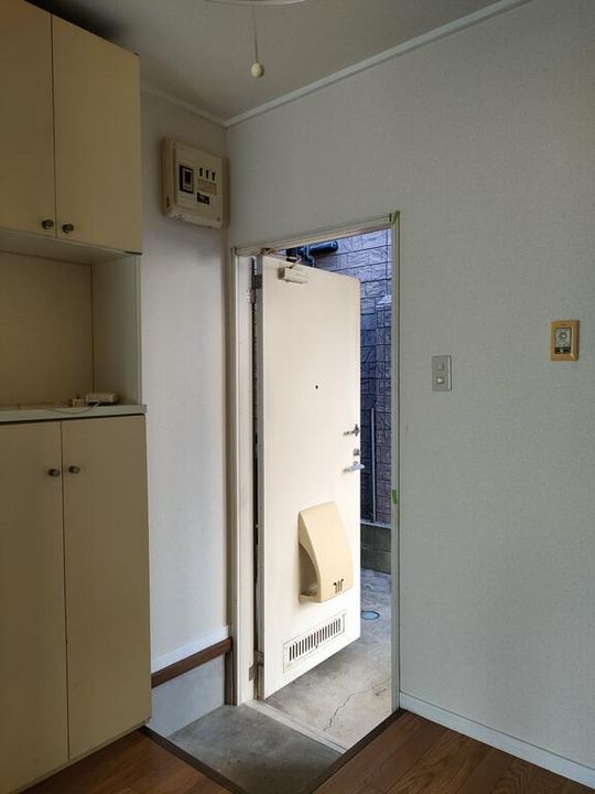 ユーハイツの玄関