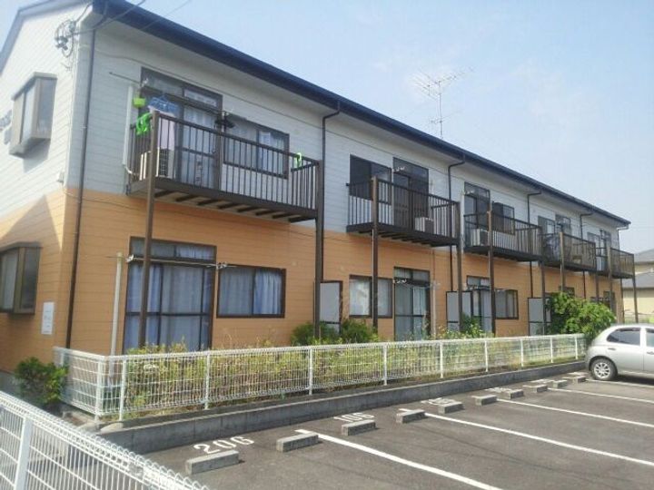 サンハイツ東本郷の外観