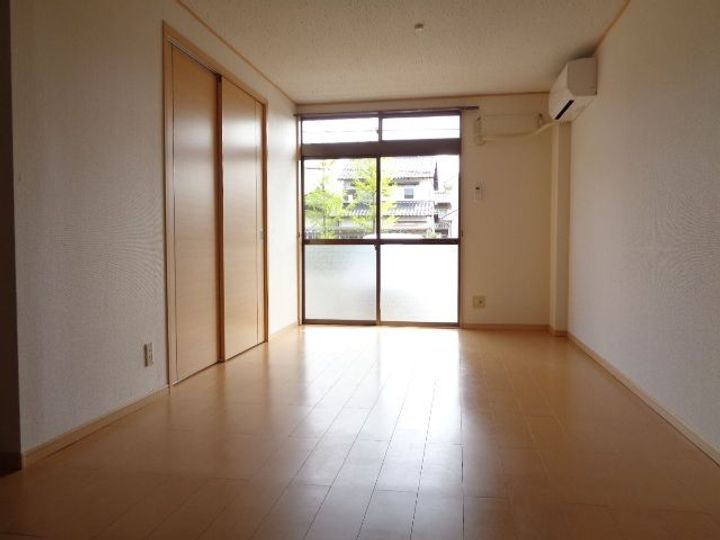 サンハイツ東本郷の居間