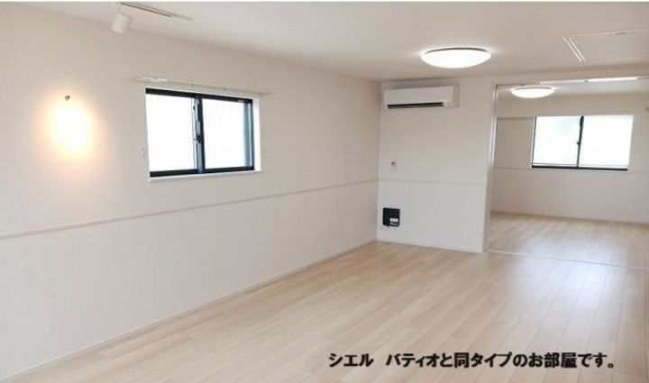 ひだまりガーデンテラスIの居間