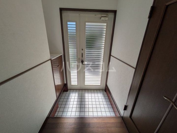 神奈川県横浜市中区豆口台(一戸建)の賃貸物件の玄関