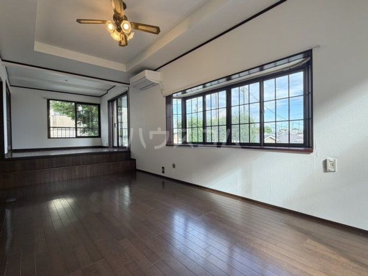 神奈川県横浜市中区豆口台(一戸建)の賃貸物件の居間