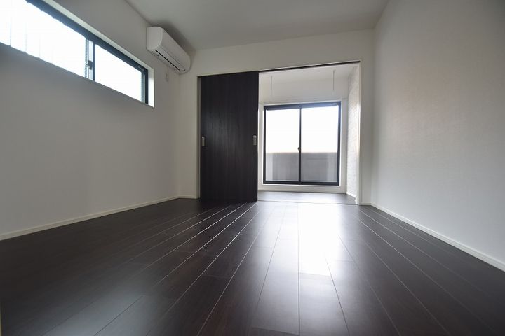 Residential 戸坂駅前の居間