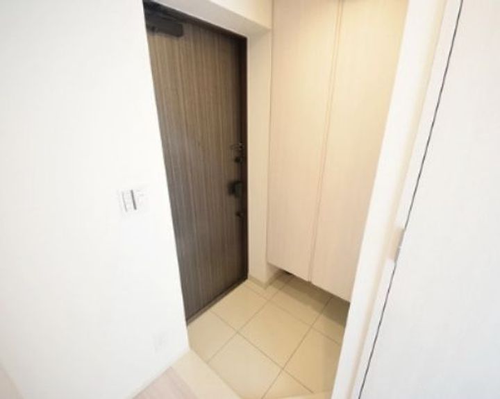 東京都千代田区神田多町2(マンション)の賃貸物件の玄関