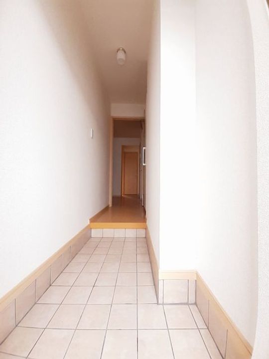 エレガンテ・カーサ K.Aの玄関