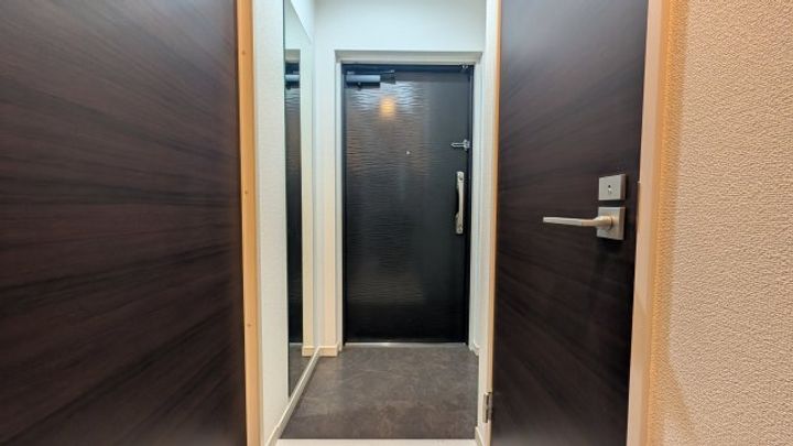 レジディア新大阪の玄関