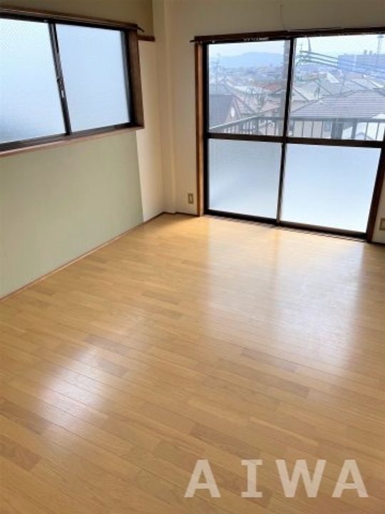 アセンションの居間