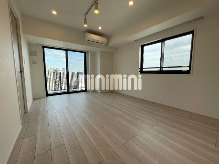 オープンブルーム入谷Eastの居間