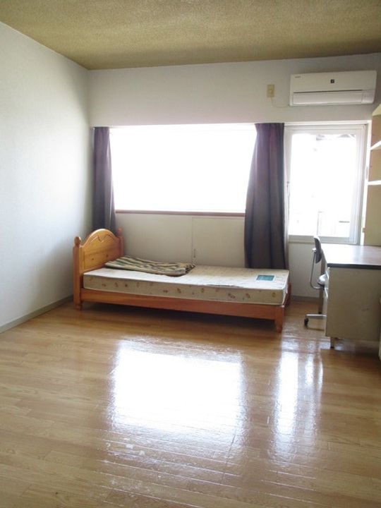 メディカルコーポIIの居間