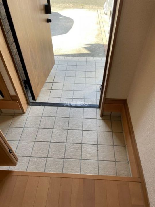 静岡県湖西市新居町中之郷(一戸建)の賃貸物件の玄関