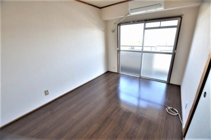 龍美ポロネーズの内装