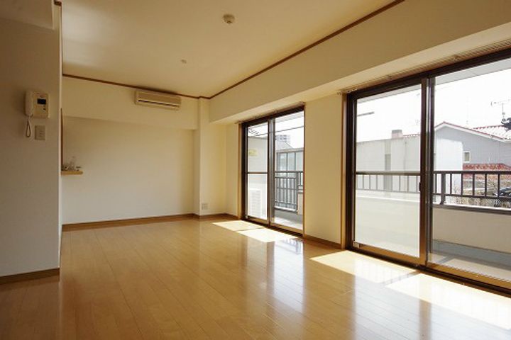 アルファレジデンス駅東の居間