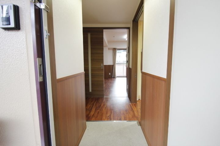 広島県広島市安佐南区大町東1(マンション)の賃貸物件の玄関