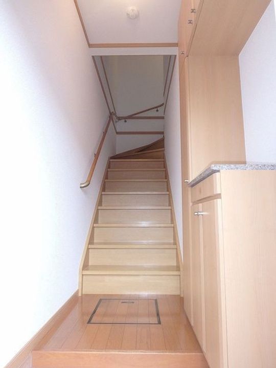 神奈川県愛甲郡愛川町中津(アパート)の賃貸物件の玄関