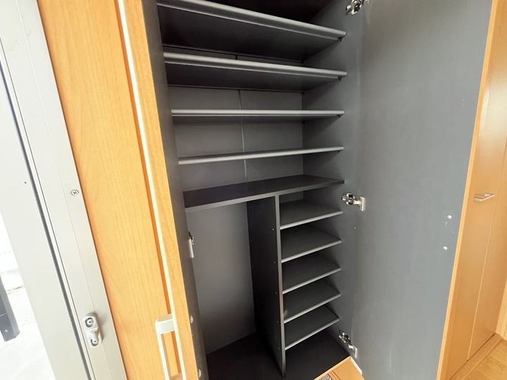 フォーレスト新南の玄関