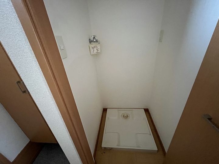 フォーレスト新南の玄関