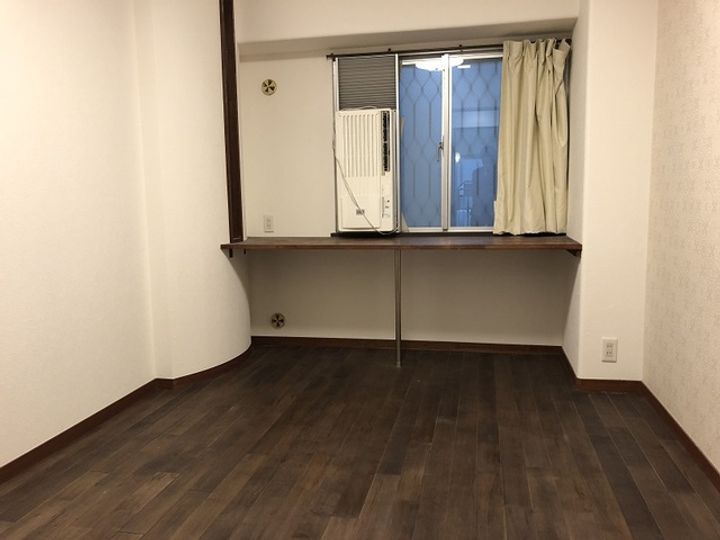 進和難波ハイライフの内装