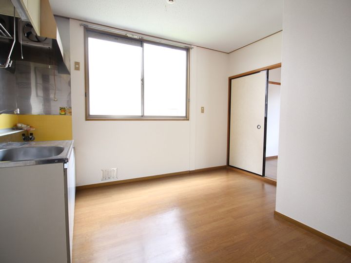 ハイツシャインBの居間