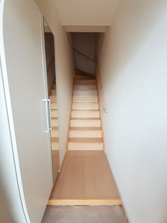 CREAの玄関