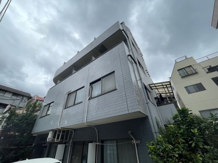 シャルムコートの外観