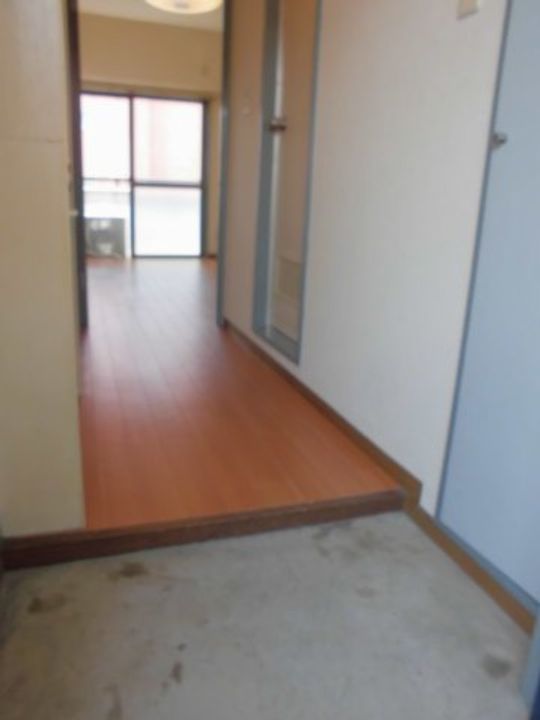 シャルムコートの玄関