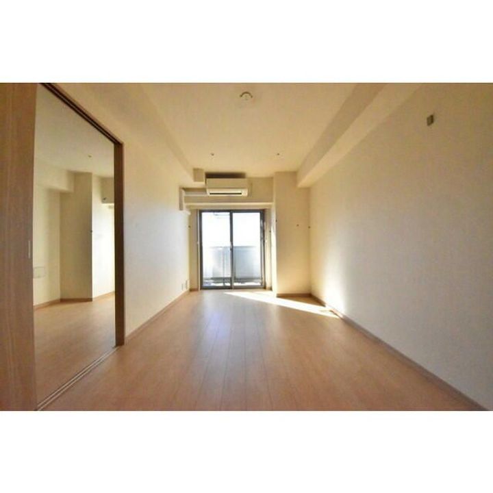 Log品川サンズの居間