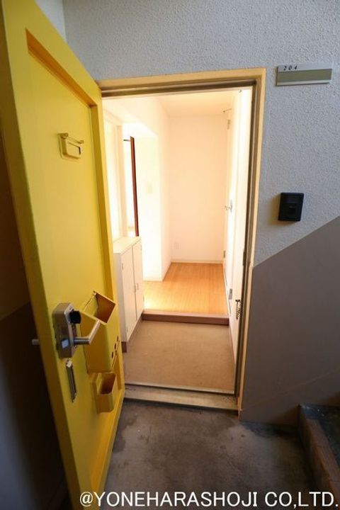 MIDハイツ駒見の玄関