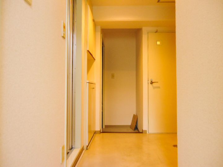 フラットモールの玄関