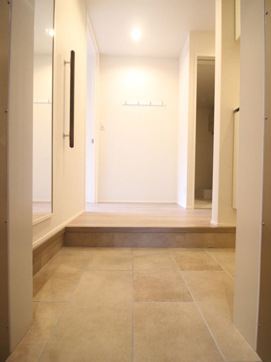 ウィステリア ストリートの玄関