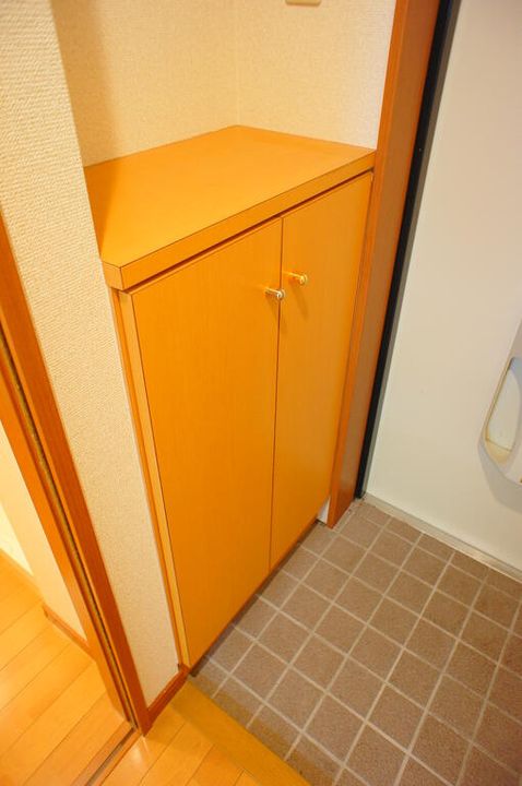 鹿児島県鹿児島市長田町(マンション)の賃貸物件の玄関