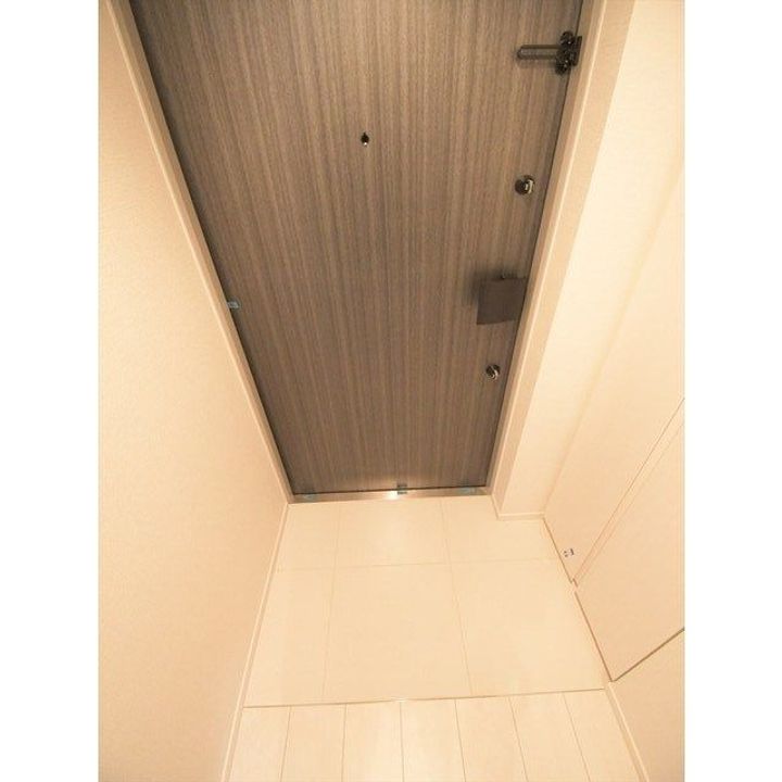 ラクレイス横濱関内の玄関