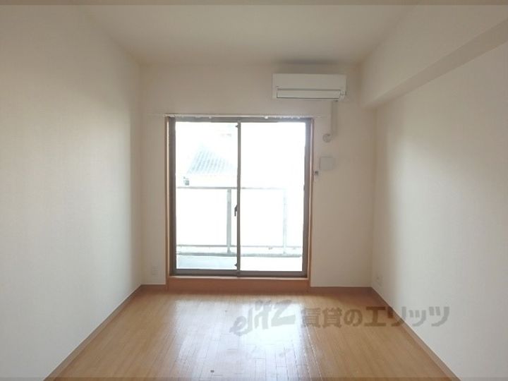 ラパス高辻の居間