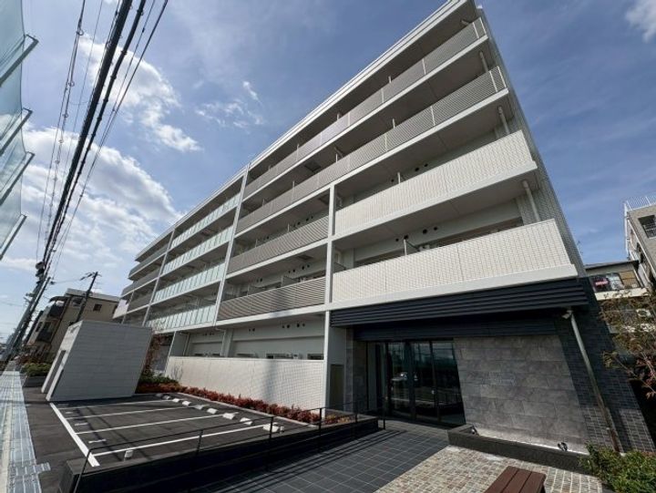 大阪府吹田市芳野町(マンション)の賃貸物件の外観