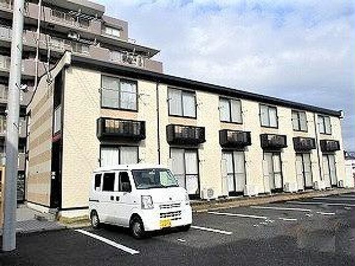 レオパレスセリバテールの外観