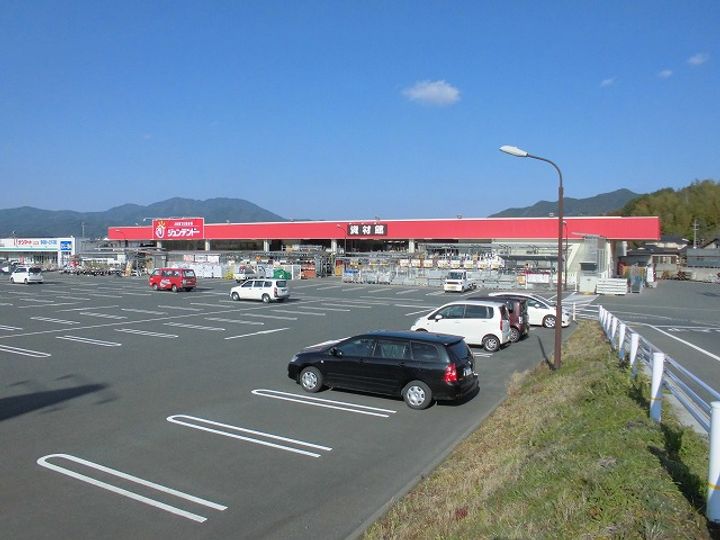 ティーズスクエアの周辺