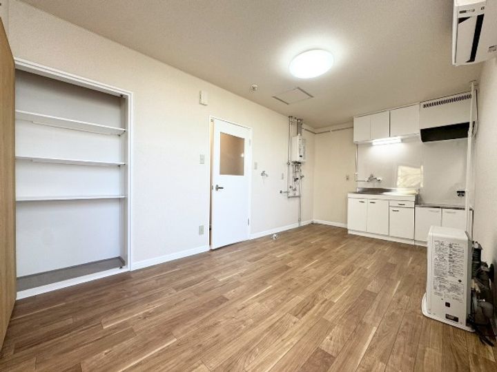 ハイツエミールの居間