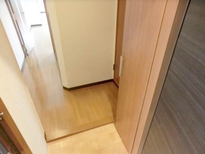 目白台サンハイツの玄関