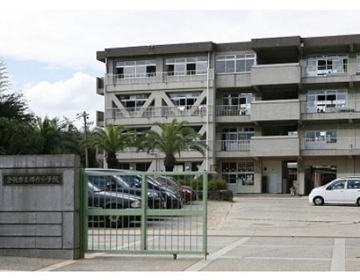 ノヴァ 2の周辺