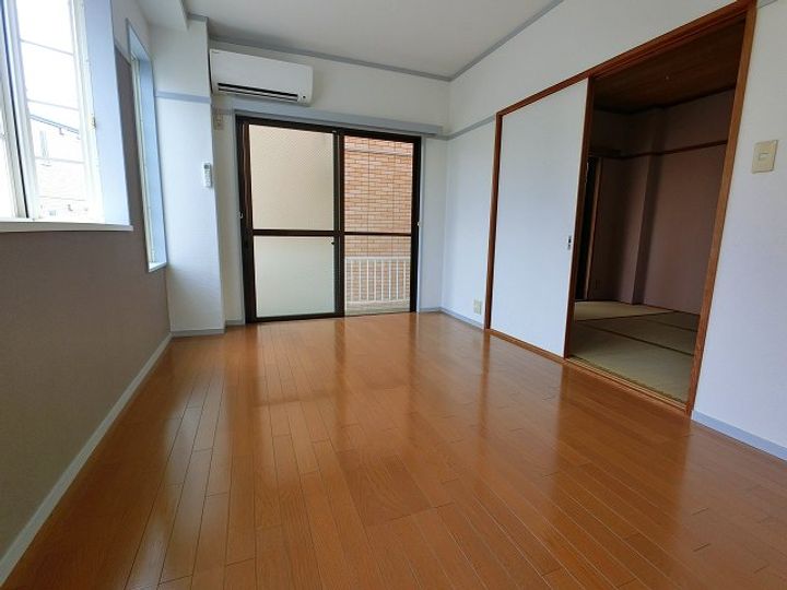 ロイヤルコートFFの居間