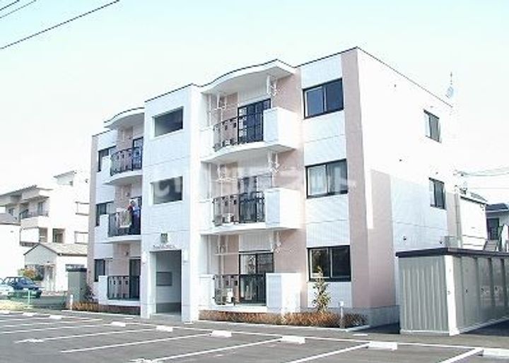 ピュアライフ結城 B棟の外観