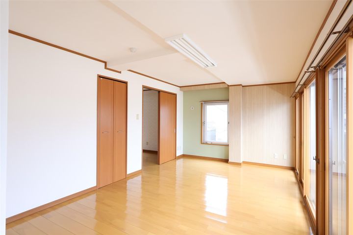 レジデンス城南の居間