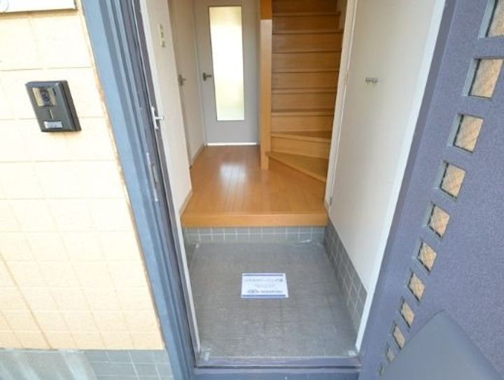 東京都昭島市上川原町3(一戸建)の賃貸物件の玄関