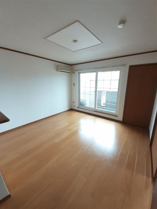 群馬県高崎市上佐野町(アパート)の賃貸物件の居間