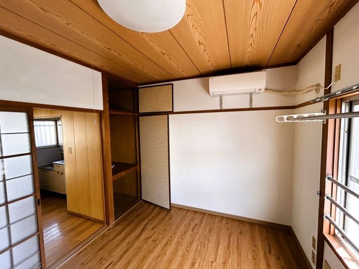 城ヶ谷コーポの居間