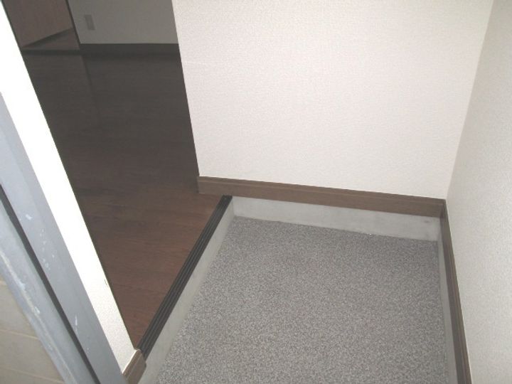 レジデンス南塚の玄関