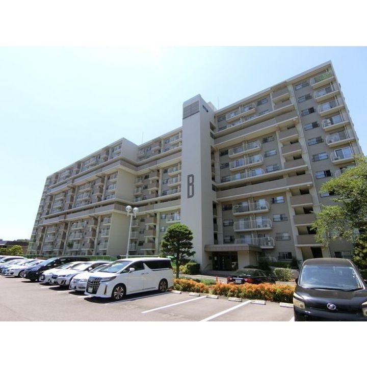 市川グリーンハイツB棟の外観