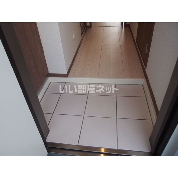 栃木県宇都宮市南大通り3(マンション)の賃貸物件の玄関